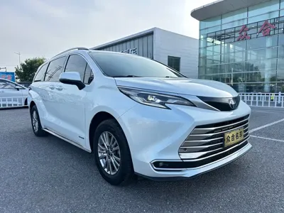 Toyota Sienna 2023, 75000 км, за 32341.93 USD