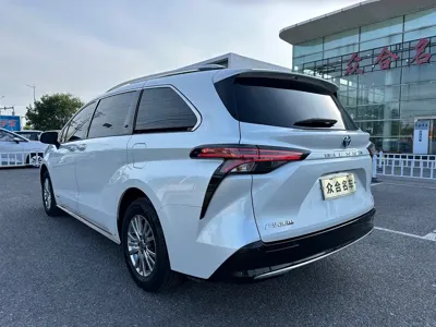 Toyota Sienna 2023, 75000 км, за 32341.93 USD