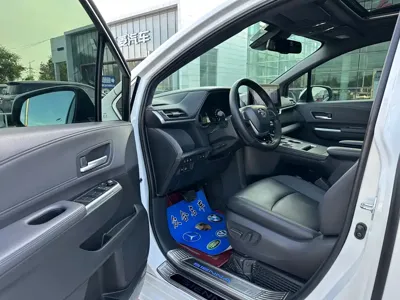 Toyota Sienna 2023, 75000 км, за 32341.93 USD - фото 8