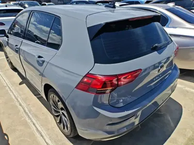 Volkswagen Golf 2021, 35100 км, за 11871.23 USD