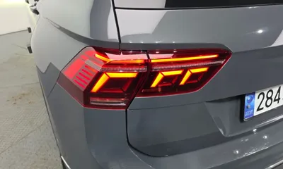 Volkswagen Tiguan 2021, 53109 км, за 19144.36 USD - фото 23