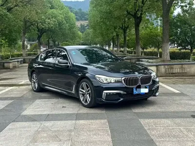 BMW 7 Series · 2018 год