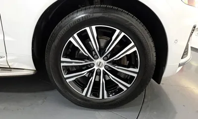 Volvo XC60 2022, 22102 км, за 29072.82 USD