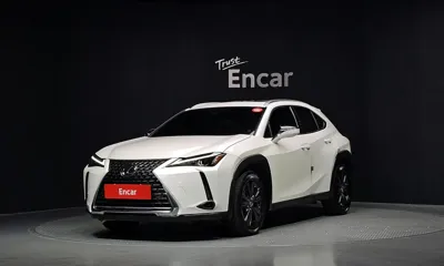 Lexus UX · 2023 год