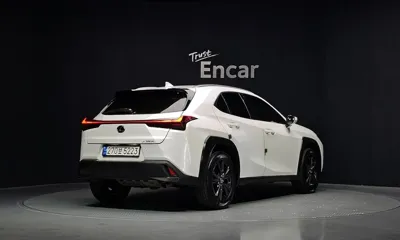 Lexus UX 2023, 25422 км, за 23664.74 USD