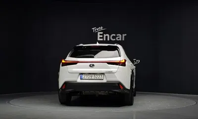 Lexus UX 2023, 25422 км, за 23664.74 USD