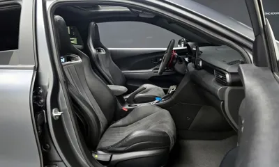 Hyundai Veloster 2023, 62145 км, за 12734.67 USD - фото 10