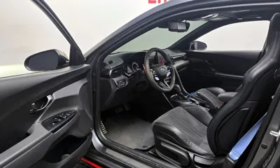 Hyundai Veloster 2023, 62145 км, за 12734.67 USD - фото 11