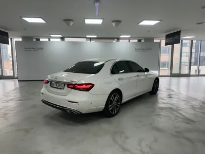 Mercedes-Benz E-Class 2022, 90579 км, за 27624.32 USD