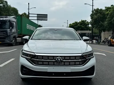 Volkswagen Sagitar 2023, 50000 км, за 10299.63 USD