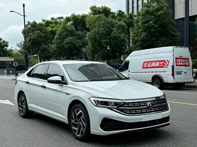 Volkswagen Sagitar 2023, 50000 км, за 10299.63 USD