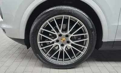 Porsche Cayenne 2023, 55135 км, за 66299.07 USD