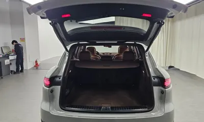 Porsche Cayenne 2023, 55135 км, за 66299.07 USD - фото 20