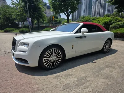 Rolls-Royce Dawn · 2017 год