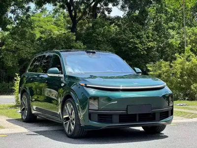 Li Auto Li L9 2023, 62000 км, за 33152.07 USD