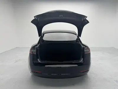 Tesla Model 3 2023, 54800 км, за 20512.37 USD - фото 8