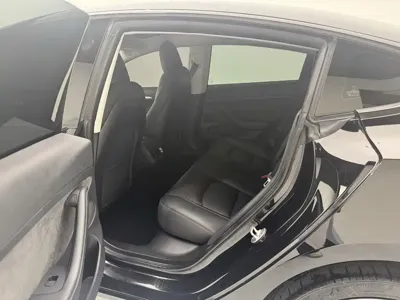 Tesla Model 3 2023, 54800 км, за 20512.37 USD - фото 10