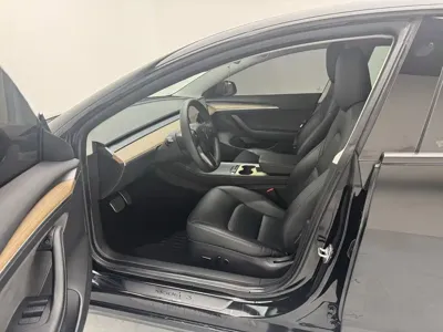 Tesla Model 3 2023, 54800 км, за 20512.37 USD - фото 13