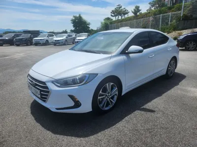 Hyundai Avante 2017, 91941 км, за 4332.41 USD