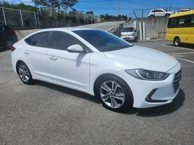 Hyundai Avante 2017, 91941 км, за 4332.41 USD