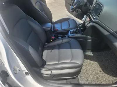 Hyundai Avante 2017, 91941 км, за 4332.41 USD - фото 12