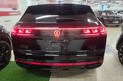 Volkswagen Teramont X 2023, 13000 км, за 34273 USD