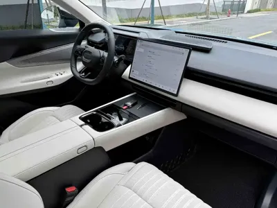Lynk & Co 08 EM-P 2026, 5500 км, за 27921.41 USD - фото 11
