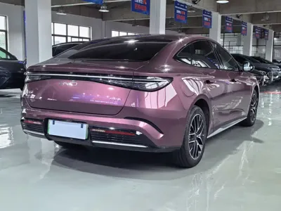 BYD Seal 07 DM-i 2024, 20000 км, за 16110.57 USD