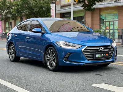 Hyundai Elantra 2016, 82000 км, за 4384.85 USD