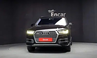 Audi Q7 2019, 126797 км, за 15032.17 USD