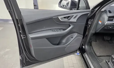 Audi Q7 2019, 126797 км, за 14911.76 USD - фото 24