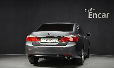 Honda Accord 2015, 116460 км, за 5009.11 USD