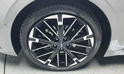Kia K5 2025, 9041 км, за 19437.03 USD