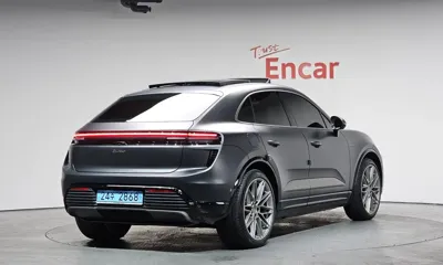 Porsche Macan 2025, 11544 км, за 83911.45 USD