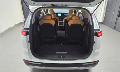 Kia Canival 2023, 26299 км, за 18373.38 USD - фото 20