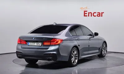 BMW 5-Series 2017, 98907 км, за 15426.02 USD