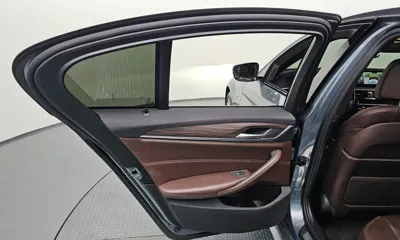 BMW 5-Series 2017, 98907 км, за 15426.02 USD - фото 25