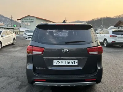 Kia Canival 2016, 107900 км, за 7271.29 USD