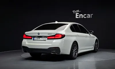BMW 5-Series 2021, 72841 км, за 22715.21 USD