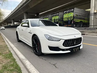 Maserati Ghibli 2023, 70000 км, за 41316.56 USD