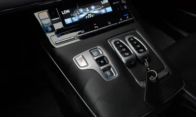 Hyundai Grandeur 2020, 60915 км, за 15742.92 USD - фото 9