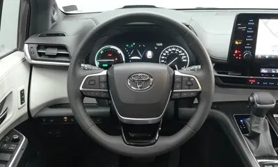 Toyota Sienna 2022, 17131 км, за 30786.4 USD - фото 11
