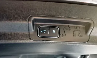 Ford Explorer 2020, 91007 км, за 15791.21 USD - фото 20