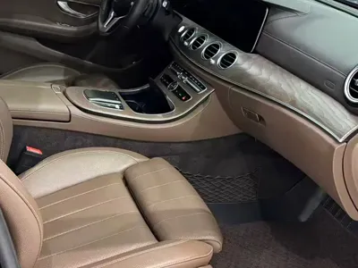 Mercedes-Benz E-Class 2019, 90000 км, за 20598.49 USD