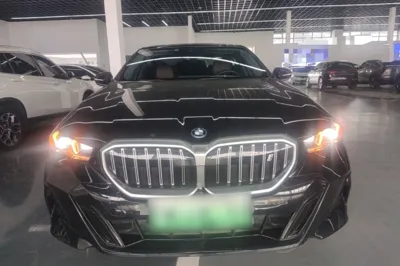 BMW i5 2024, 28400 км, за 35431 USD