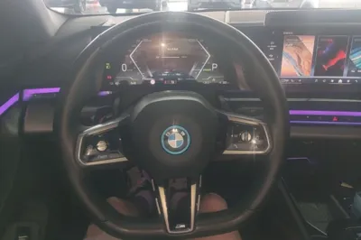 BMW i5 2024, 28400 км, за 35431 USD - фото 13