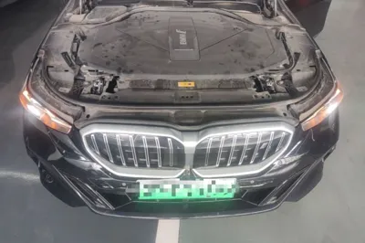 BMW i5 2024, 28400 км, за 35431 USD - фото 24