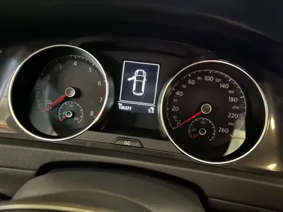 Volkswagen Golf 2017, 136400 км, за 6950.04 USD