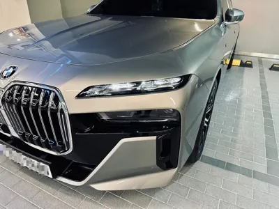 BMW 7-Series · 2023 год