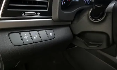 Hyundai Avante 2017, 53456 км, за 6440.29 USD - фото 28